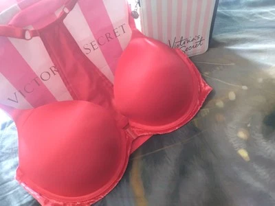 Victoria's Secret Bra 38D Very Sexy Red Velvet Metal Accents Front Close VS Bra - Image 1 of 4