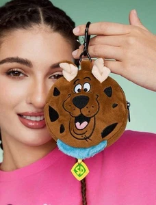New SCOOBY DOO Plush Keychain ZIPPER POUCH Plastic Key Ring PURSE CHARM Wallet - Picture 1 of 5
