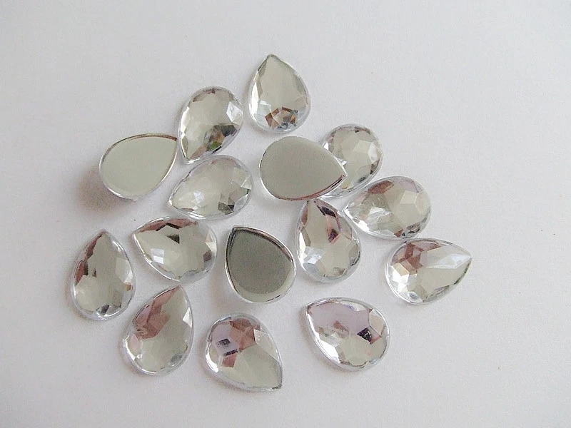 20pz CABOCHON goccia  in acrilico  18x13mm colore trasparente - Immagine 1 di 1