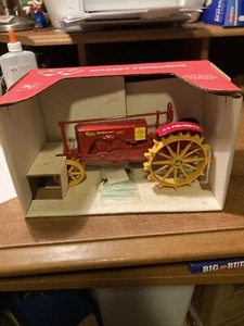 1/16 MASSEY FERGUSON CHALLENGER TWIN POWER TRACTOR SPEC CAST FARMERS ALMANAC - Picture 1 of 6