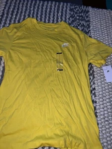 NWT Nike Sportswear Club Tee Men's Lightning Yellow T-Shirt Sz S-2XL AR4997-718 - Picture 1 of 3
