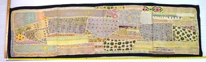 Vintage Beautiful Christmas Table Runner Flower Pattern Asian Décor. i17-213 - Picture 1 of 7