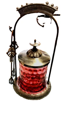 Antiguo tarro de vidrio de arándano Pickle Castor Meriden B Co. en soporte de plato plateado Foto 1 de 4