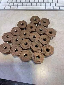 Bujes reductores hexagonales de latón rojo 3/4" MNPT x 1/8" FNPT (Lote de 19) (N2) - Imagen 1 de 4