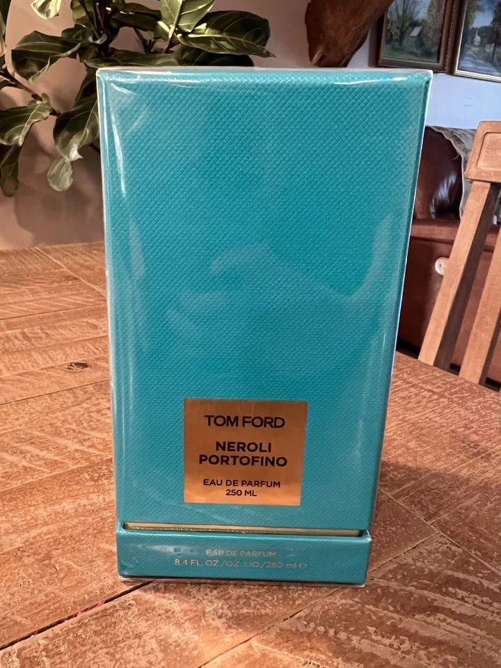 AUTÉNTICO PRECINTADO, T.F.  NEROLI PORTOFINO Eau De Parfum 8,4 oz/250 ml RECARGABLE Foto 1 de 4
