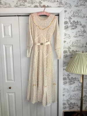 Vintage 1930s Wedding Dress Bridal Gown - Full Lace with Silk Trim and Art Deco  - Image 1 of 4
