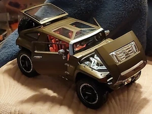 BOLD HUMMER HX CONCEPT SUV, 9" LONG, BRITISH BEIGE, OPENING FEATURES, ROOF/HATCH - Picture 1 of 12