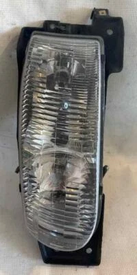 Farol usado 1996 Buick Riviera LH fabricante de equipamento original - Imagem 1 de 4