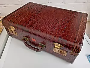 JE Fournier Montreal Vintage (1950's) Faux Leather/Alligator Suitcase With Key - Picture 1 of 9