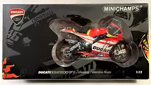 Minichamps 1:12 122110846 Ducati Desmosedici Gp11 Unveiling 2011 #46 V.Rossi - Foto 1 di 2