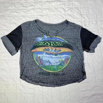 Camiseta corta Trunk Ltd Boston World Tour '76 Distressed Burnout - Talla M (se adapta a S/M) Foto 1 de 4