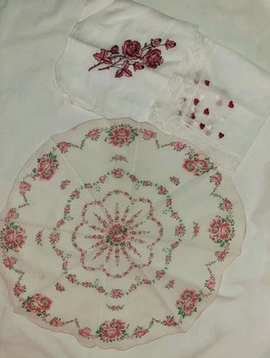 Vintage Handkerchiefs Hankies Lot of 3 Printed Floral Roses Hearts Pink 1940s - Image 1 of 4