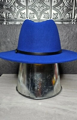 Fedora de invierno azul Foto 1 de 3