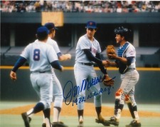 JON MATLACK   NEW YORK METS  1972 NL ROY   ACTION SIGNED 8x10
