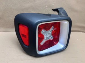 2015-2017 JEEP RENEGADE LIMITED LEFT SIDE TAIL LIGHT SILVER TRIM OEM 51964238SX - Picture 1 of 11