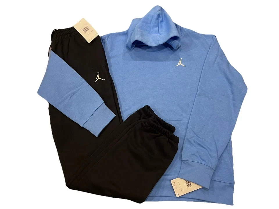 НОВЫЙ С ЯРЛЫКАМИ NIKE AIR JORDAN МАЛЬЧИКА 2 ПК КОМПЛЕКТ CAROLINA СИНИЙ ТОЛСТОВКА С КАПЮШОНОМ И ЧЕРНЫЙ БЕГУНОВ M L XL - Изображение 1 из 1