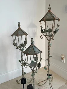 3er Set verzierte Metalllaternen mit Barbola Rose - Vintage-inspirierte Eleganz - Bild 1 von 5