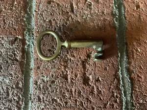VINTAGE BRASS KEY 3 INCHES LONG HEAVY - Picture 1 of 6