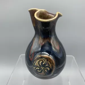 Colm de Ris irische Keramik Vase blau braun Tropfglasur asymmetrisch keltisches Design - Bild 1 von 7