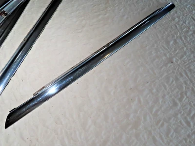 51-53 Buick Special Super Cuatro Puertas Derecha Trasero Puerta Inferior Cinturón Moldura Foto 1 de 4