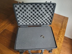 Open Box Pelican 1490 Protector Case with Pick N Pluck Foam and Keys - Afbeelding 1 van 8