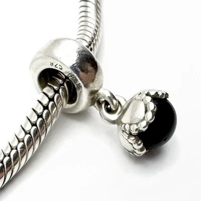 Pandora纯银和黑色玛瑙吊坠小饰品珠 — 第 1/3 张图片