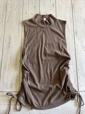 BB Dakota Steve Madden Woman's Large Side Step Top Mock Neck Toffee Foto 1 de 4