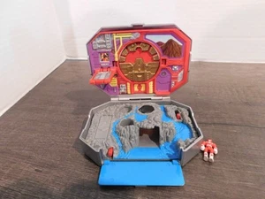 Vintage Mighty Morphin Power Rangers Red Rangers Micro Playset 1995 Bandai - Picture 1 of 4