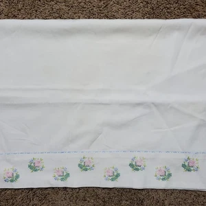 Vintage Kissenhülle Bezug Rosa Blau Kreuzstich mit Häkelkante 28x20 cm - Bild 1 von 3