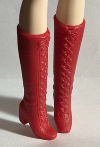 Passend für Barbie - 1 Paar rote Stiefel - Bild 1 von 3