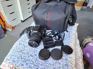 Canon EOS 1300D 18.0MP Digitalkamera - Kit mit Objektiv EF-S 18-55mm IS II  - Bild 1 von 9