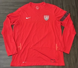 Nike Dri-Fit USA Fußball rot Langarm Active Shirt Herren Medium Performance - Bild 1 von 16