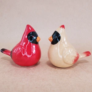 NEW IN BOX Hallmark Cardinal Salt & Pepper Shakers 2022 VIP Exclusive Bird Set - Picture 1 of 8