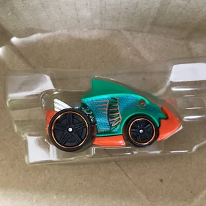 Hot Wheels Monster Trucks Piraña Terror 2021 solo azulado agua y naranja suelto nuevo - Imagen 1 de 8