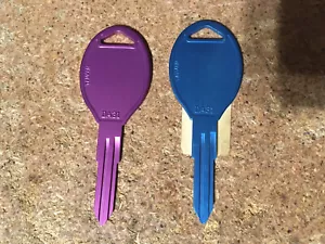 HY-KO DA31 CHIAVE NISSAN VUOTA BLU E VIOLA / ERRATEWAY052 - Foto 1 di 4