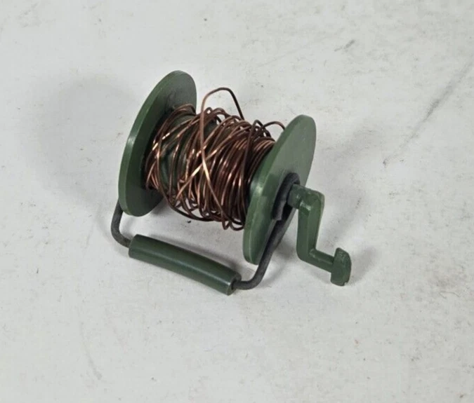 VINTAGE 1964 HASBRO GI JOE ARMY SOLDIER COMMAND POST GREEN WIRE SPOOL - Image 1 of 1