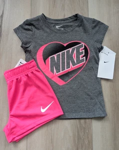 NWT Nike T-Shirt & Shorts Set Girls Size 6 Glitter Heart Pink 2-Piece Outfit - Picture 1 of 4