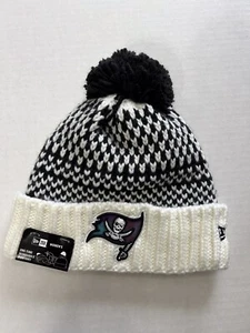 Tampa Bay Buccaneers NFL Football Hat New Era Womens Pom Beanie Crucial Catch - Picture 1 of 2