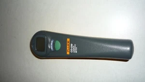 Fluke CO-220 Carbon Monoxide Meter - Picture 1 of 3