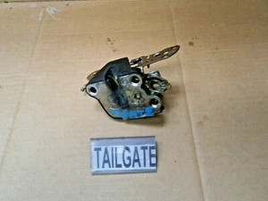 ISUZU TROOPER 1997-1999 5DOOR TAILGATE BOOT REAR DOOR LOCK CATCH MECHANISM - Picture 1 of 1