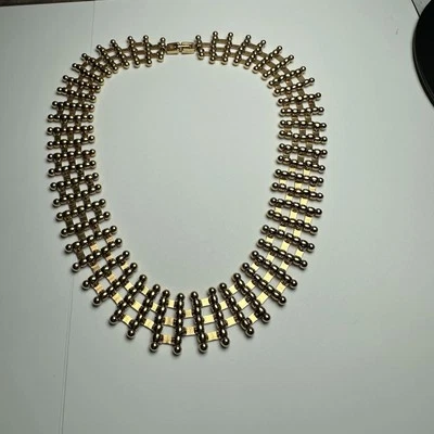 Colar vintage Monet tom dourado declaração larga 18 3/4 polegadas - Imagem 1 de 4