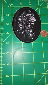 WinnerCon 2017 Oval Aufkleber Sammlerstück Schwarz Weiß Blau Blumen Kunst Aufkleber Selten - Bild 1 von 1