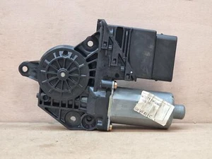 VOLKSWAGEN GOLF MK4 1J 98-04 PASSENGERS REAR LEFT DOOR WINDOW MOTOR 1J4959811C - Picture 1 of 12