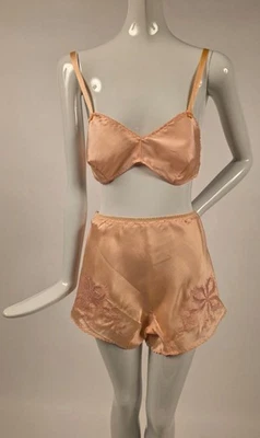 ANTIQUE 1920’S PEACH SILK BRA + TAP PANTS SET W EMB BOW DETAIL - DEADSTOCK - Image 1 of 4