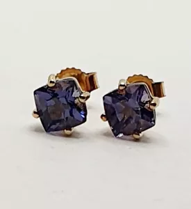 9ct Stud Cushion Iolite Claws Set Earrings 9ct Yellow Gold  - Picture 1 of 16