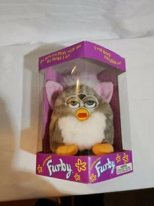Topo chiesa FURBY 1998 originale serie 1 mai rimosso dalla scatola - Foto 1 di 8