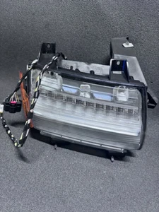 Luz de giro derecha/luz antiniebla Jeep Wrangler/Gladiator pasajero 2018-2025 - Imagen 1 de 3