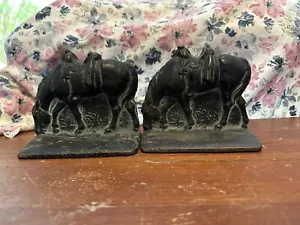 Vintage Cast Iron Metal Grazing Cowboy Horses Saddle Bookend 3.5”x4” - Picture 1 of 8
