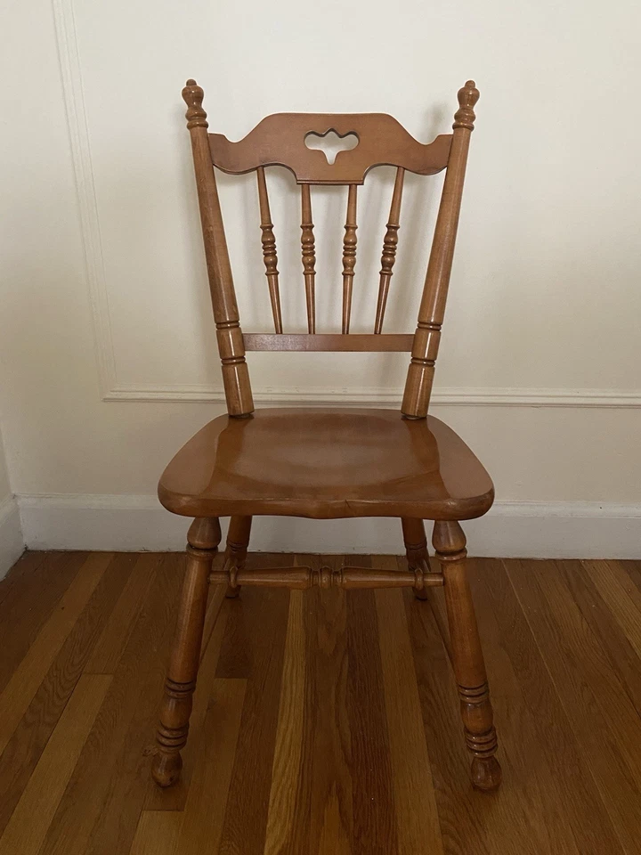 Silla vintage Tell City Hard Rock con detalles de arce hecha en EE. UU. Foto 1 de 4