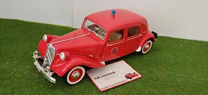 CITROËN TRACTION 15 CV 6 CYLINDRES 1952 version POMPIERS rouge 1/18 MAISTO voitu - Picture 1 of 9